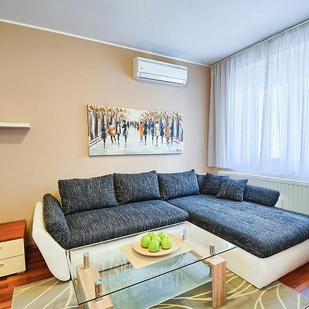 Apartment Arena Пула Екстериор снимка