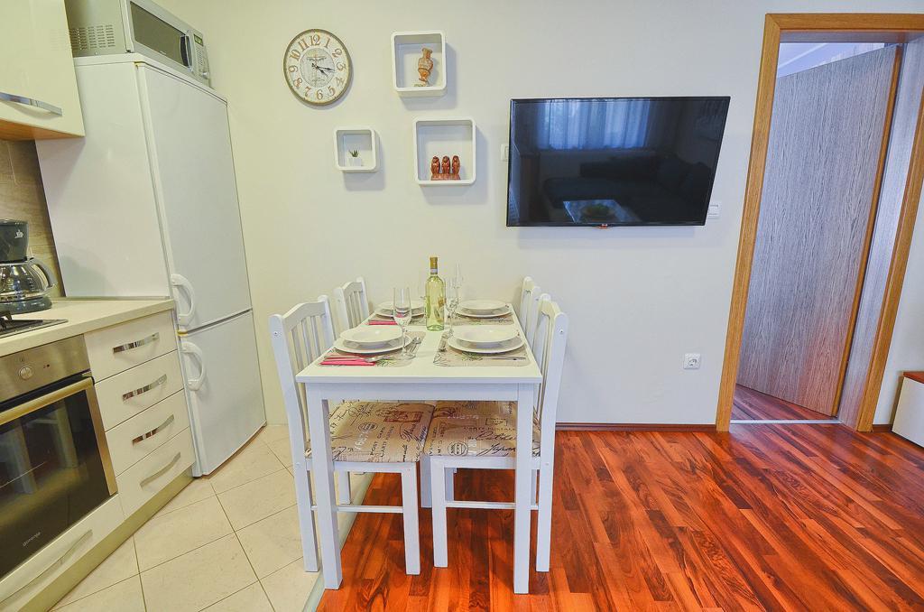 E&E Apartment Arena With Free Private Parking Пула Екстериор снимка