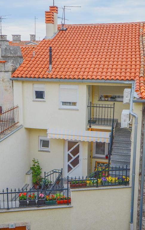 E&E Apartment Arena With Free Private Parking Пула Екстериор снимка