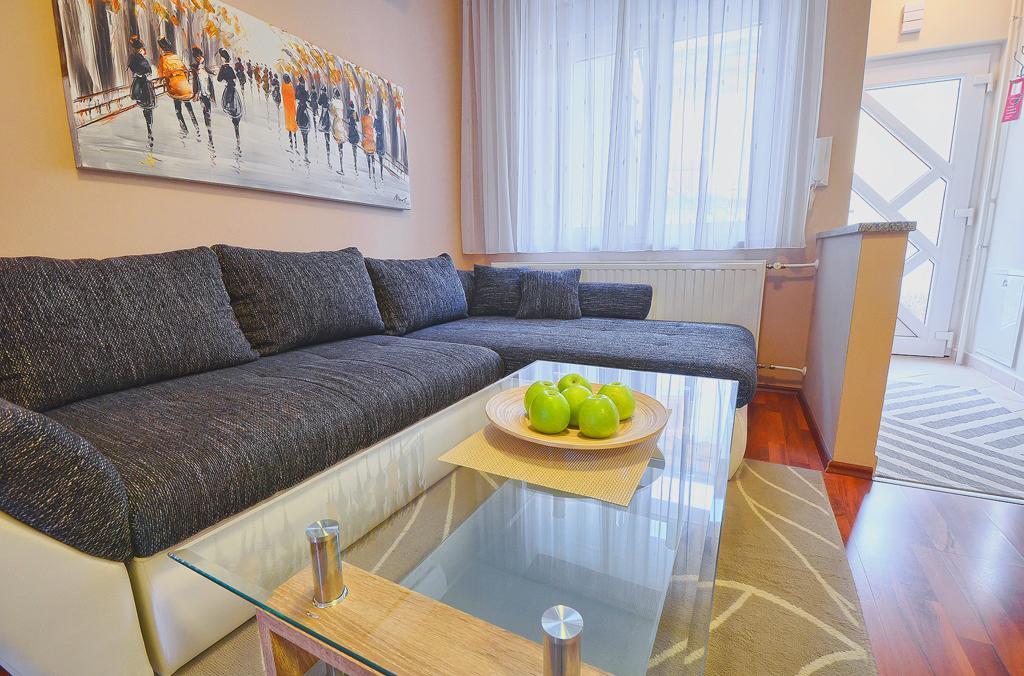 E&E Apartment Arena With Free Private Parking Пула Екстериор снимка