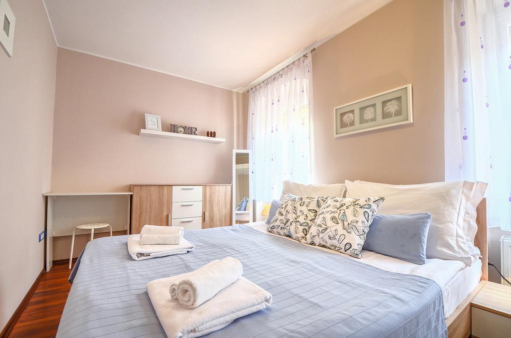 E&E Apartment Arena With Free Private Parking Пула Екстериор снимка