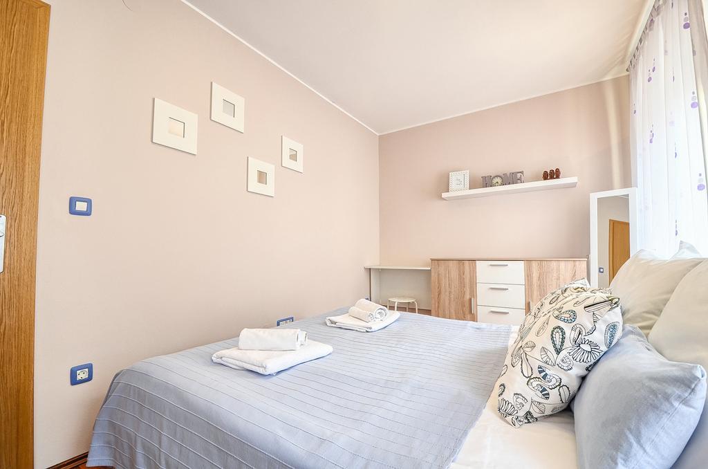 E&E Apartment Arena With Free Private Parking Пула Екстериор снимка