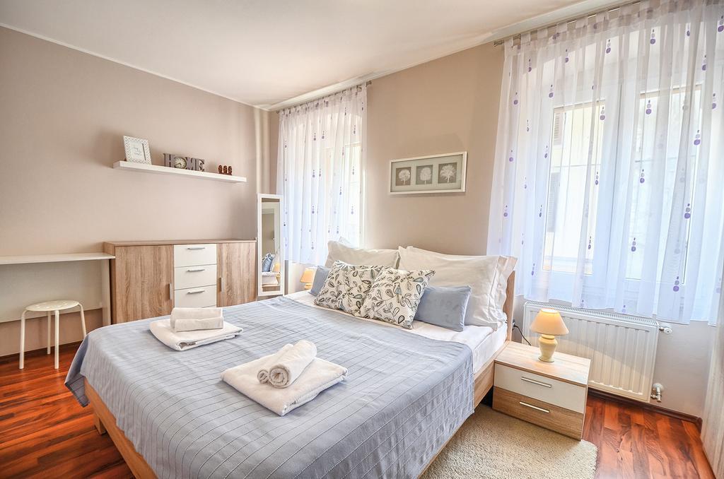 E&E Apartment Arena With Free Private Parking Пула Екстериор снимка